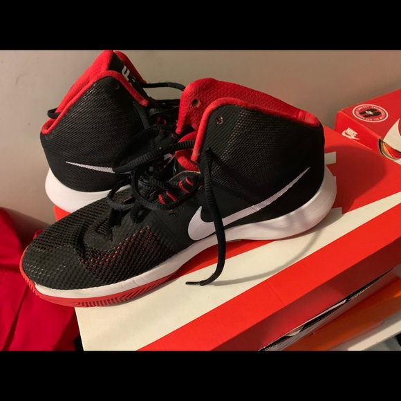 nike air basketball shoes - Picture 2 of 7